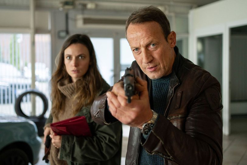 Im „Tatort“-Krimi „Ein guter Tag“ am Sonntag (21.12.25) um 20.15 Uhr im „Ersten“ tritt die niederländische Ermittlerin Lynn de Baer (Gaite Jansen) an die Seite von Thorsten Falke (Wotan Wilke Möhring).