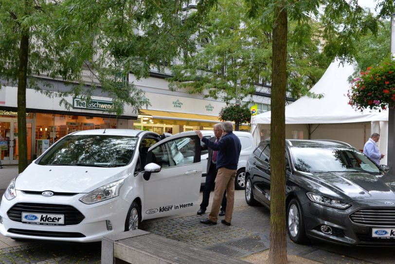 Winzermarkt und Autoherbst in der City.