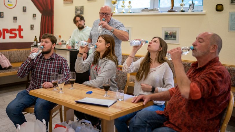 Fidele Horst bei den Proben zum Stück zur 125-Jahr-Feier der Stadt Herne: &#039;Wenn ich von Herne schwärme&#039;. im Bild v.l. Tobias Weichert, Klaus-Dieter Twiehoff, Lena Hortz, Melina Weichert und Dietmar Kraschewski.