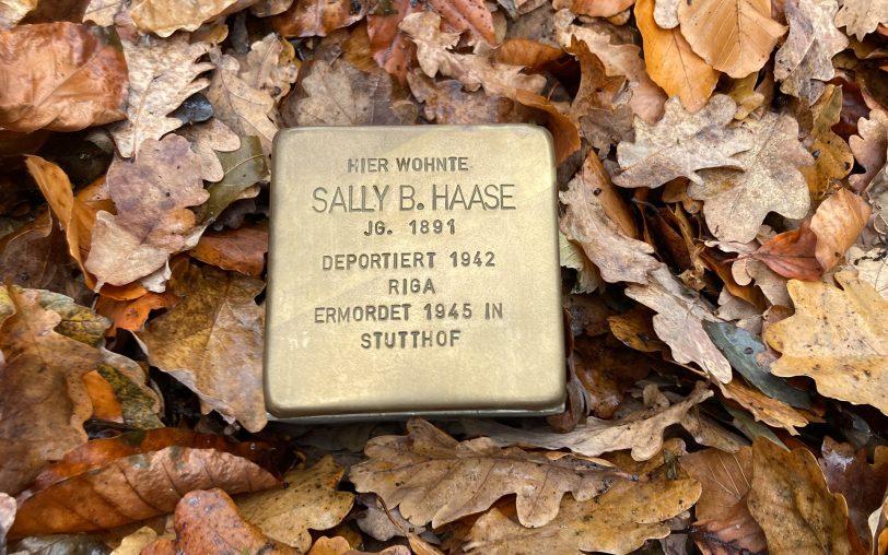 Circa zwölf Stolpersteine wie diese sollen im Dezember 2025 in Herne verlegt werden – dafür setzt sich das lokale 