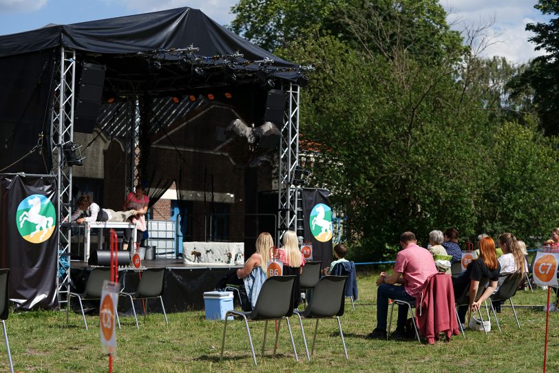 Kultur-Open-Air-Finale bei Flottmann: Die Prinzessin kommt um vier, mit Till Beckmann und Jennifer Evert.