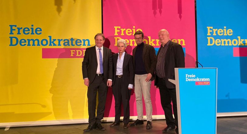 v.l. Ralf Witzel MdL, Marie-Agnes Strack-Zimmermann MdB, Marco Buschmann MdB, Moderator Thomas Nückel MdL.