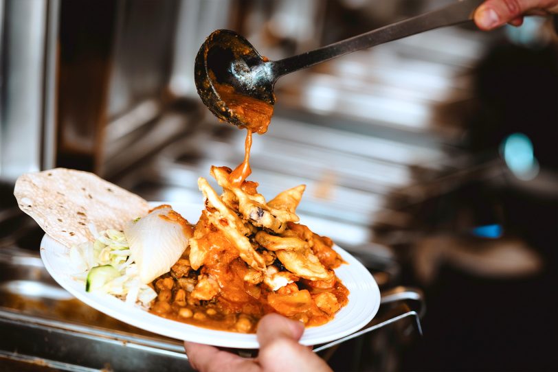 Essen ohne Limit: Den Teller vollpacken. Doch wer nicht aufisst, muss in einigen „All you can eat“-Restaurants bereits mit einer Strafe rechnen.
