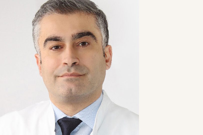Privatdozent Dr. med. Payman Majd, Leiter der Gefäßchirurgie des Evangelisches Krankenhauses in Bergisch Gladbach.