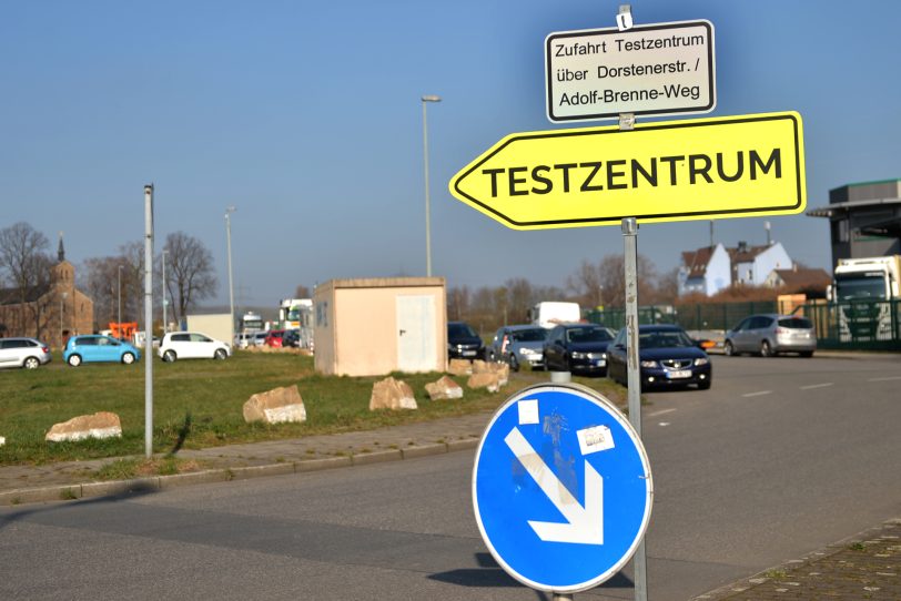 Zum Testzentrum auf dem Cranger Kirmes Platz geht es ab sofort nur noch über den Adolf-Brenne-Weg (von der DorstenerStraße aus).