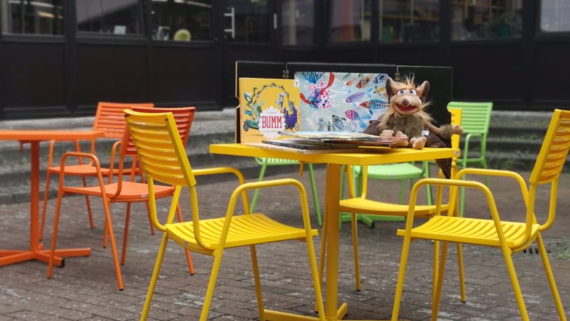 Im Innenhof der Bibliothek Herne-Mitte finden die Open-Air-Vorleseaktionen statt.