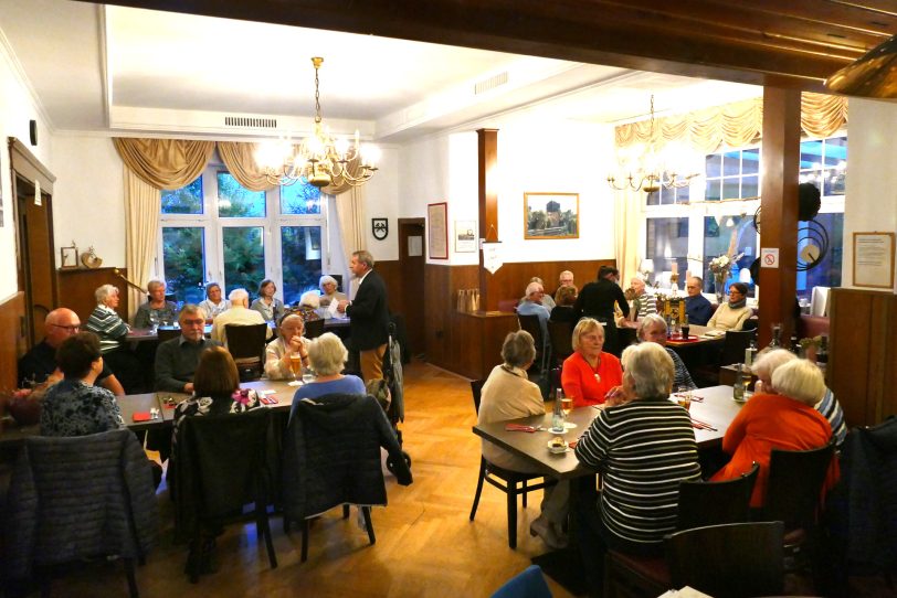 Muschelessen der Heimatfreunde im Kasino an der Unser-Fritz-Straße.