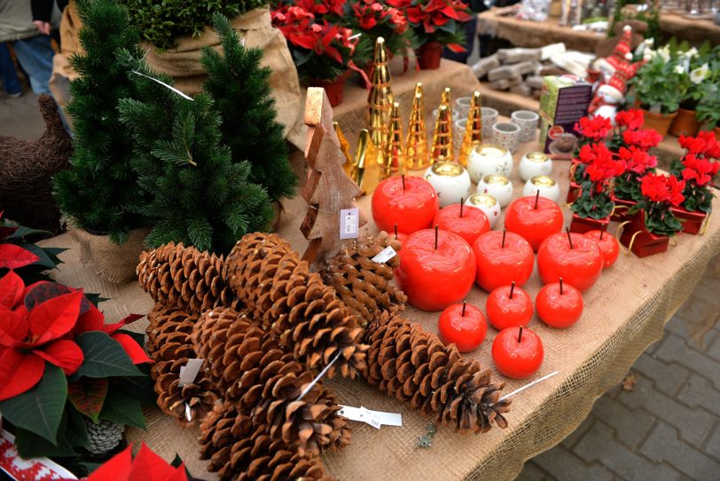 Weihnachtlicher Basar im DRK Haus.