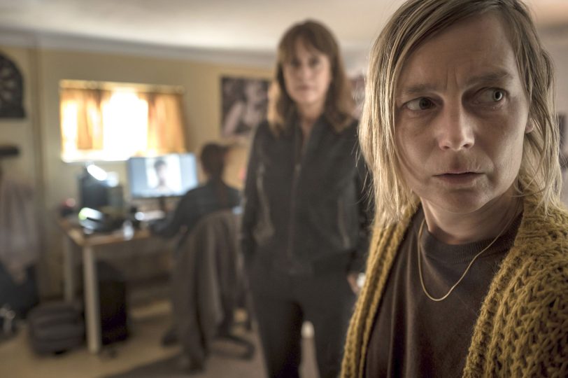 Brasch (Claudia Michelsen) stattet Rebecca Schratt (Maja Beckmann) einen Besuch ab.