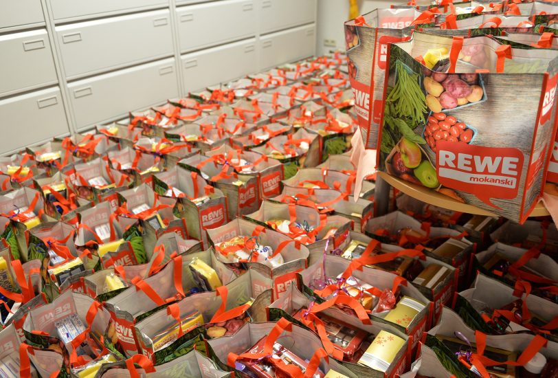 Weihnachtsaktion der Schuldnerberatung: 180 Tasche für bedürftige Menschen.