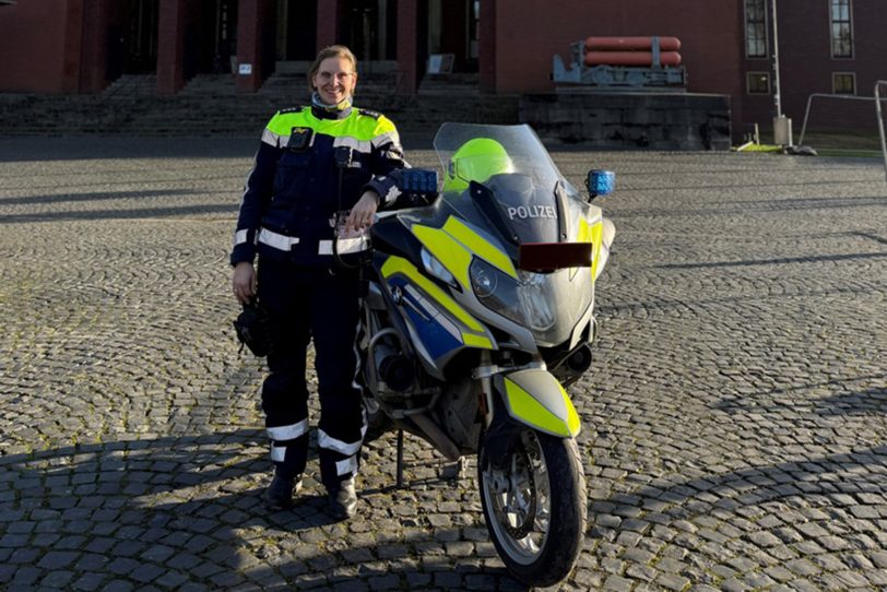 Polizeihauptkommissarin Katharina Rump ist die erste Frau in der Kradgruppe des Polizeipräsidiums Bochum.