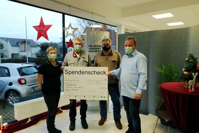 v.l. Monika Milling (Autoservice), Michael Mehlmann (Autoservice), Rainer Burg (Vielfalt) und Anton Preissig (Vielfalt).