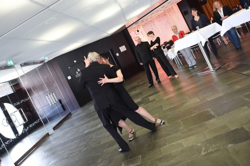 Martina Schürmeyer und Peter Hölters während des Tangos