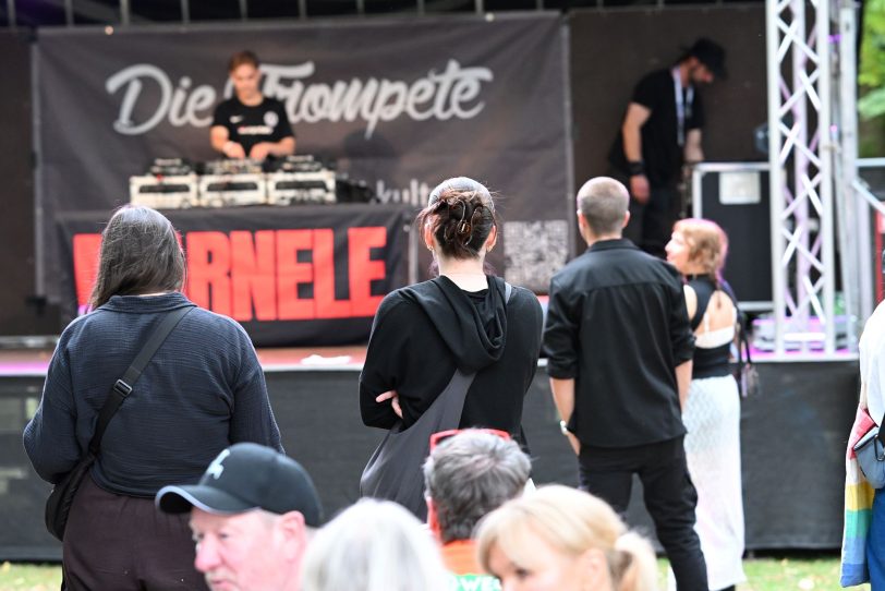 Auftritt der Künstlerin Marnele