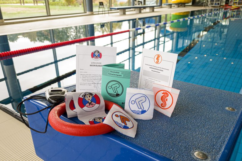 Es kann nicht früh genug begonnen werden – Schwimmkurse für die Kleinsten.