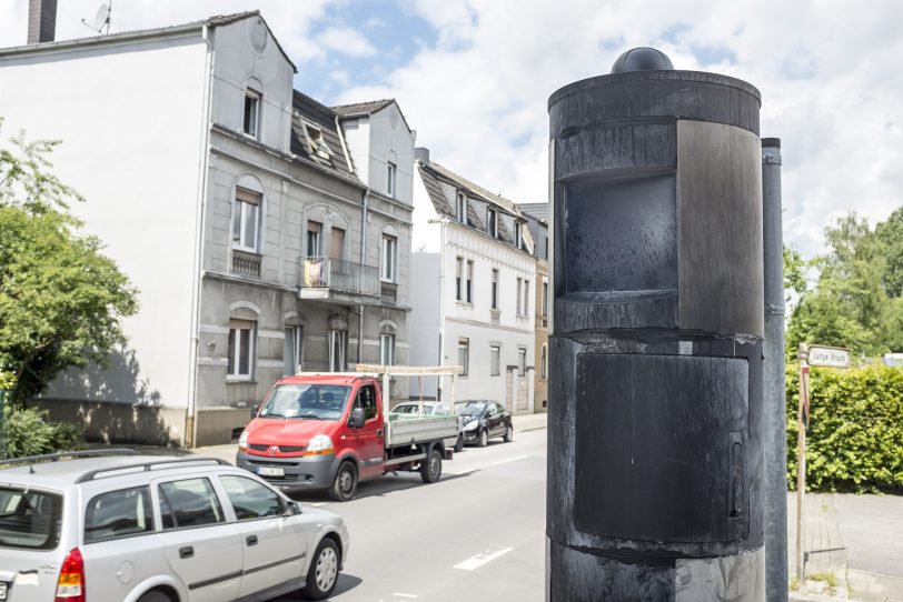 Der zerstörte Starenkasten an der Sodinger Straße.