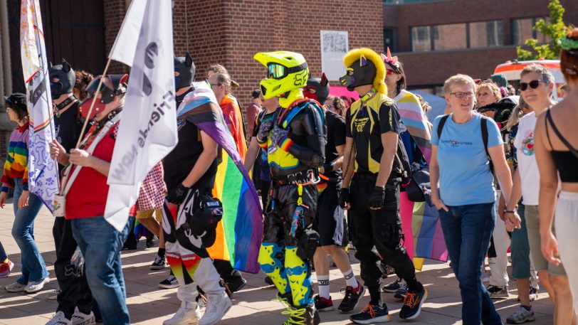 Der Christopher Street Day (CSD) am Samstag (21.9.2024) begann auf dem Europaplatz und zog anschließend durch die Stadt.