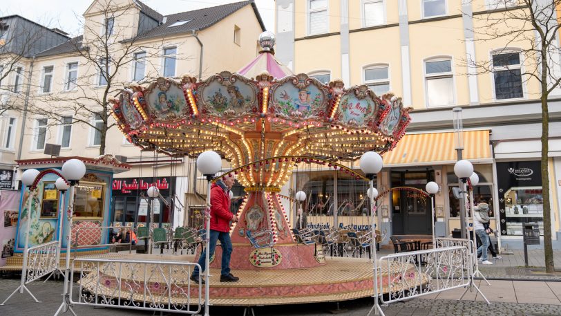 Eindrücke vom Donnerstag (7.3.2024), Eröffnungstag der City-Kirmes Herne in der Innenstadt, zwischen City-Center und Robert-Brauner-Platz.