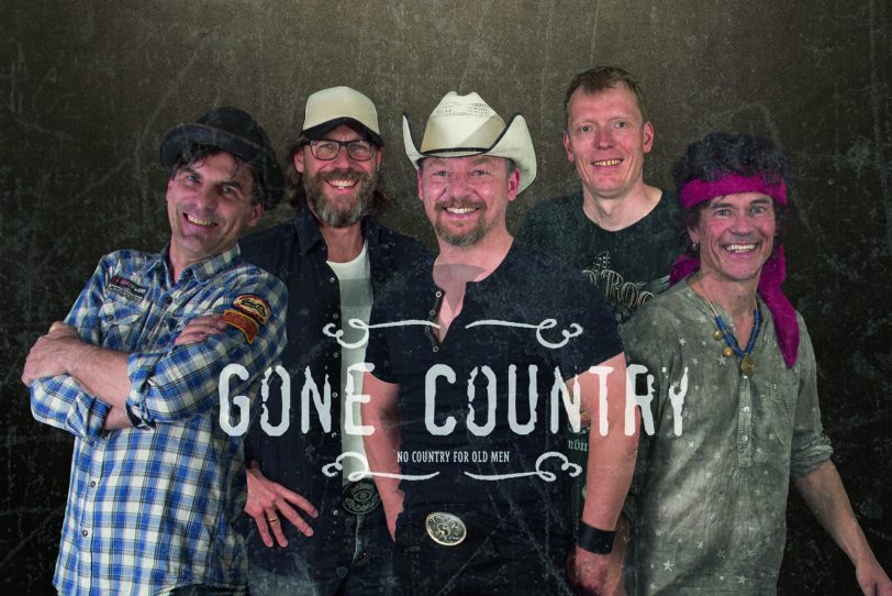 Die Band Gone Country präsentiert Songs aus Country und Rock.