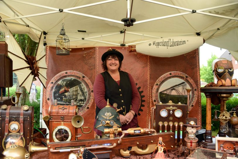 Steampunk-Händlerin.