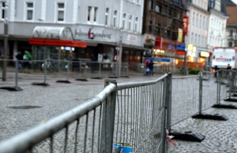 Der leere Robert-Brauner-Platz am Rosenmontag 2016.