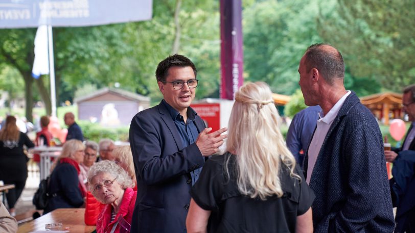 Wahlparty der SPD mit Direktkandidatin Michelle Müntefering in der Gysenberg Event-Arena am Sonntag (26.9.2021). Hier Alexander Vogt.