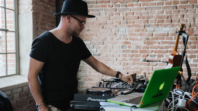 Benefiztag an der Künstlerzeche Unser Fritz mit der Vorstellung der neuen "Bühne Unser Fritz", ein freies Theaterprojekt. DJ Picco B.