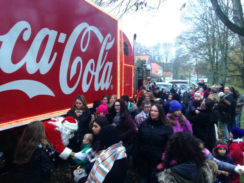 Der Coca-Cola Weihnachtstruck am Kinderheim Heisterkamp.
