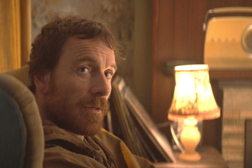 Der Weltstar Michael Fassbender, in Heidelberg geboren und im irischen Killarney aufgewachsen, spielt den gesuchten IRA-Terroristen Arló Ó Cairealláin.