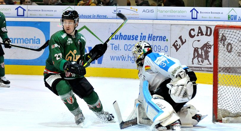 Verlässt den HEV: Dennis Palka (links, Nr. 27), hier im Spiel gegen Leipzig,