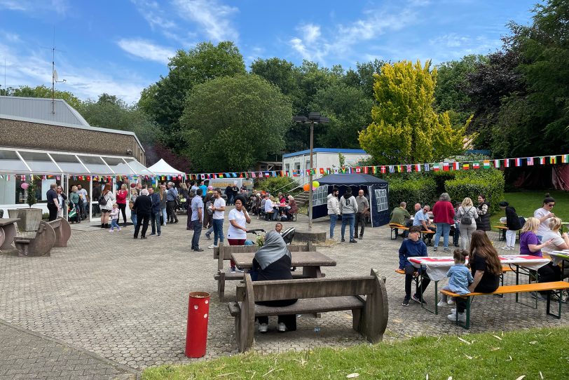 Gut besucht war Sommerfest der Kulturen vom IB auf dem Gelände an der Roonstraße.