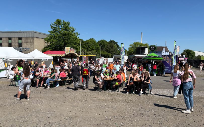 Fotos vom Mallorca-Festival "Crange Total" auf dem Kirmesplatz am Samstag (10.5.2025).