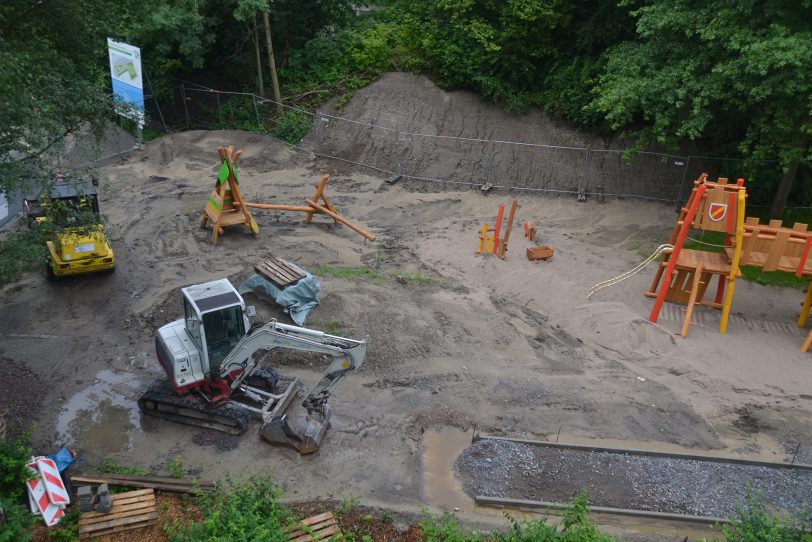 Momentan ruhen die Arbeiten am Spielplatz.