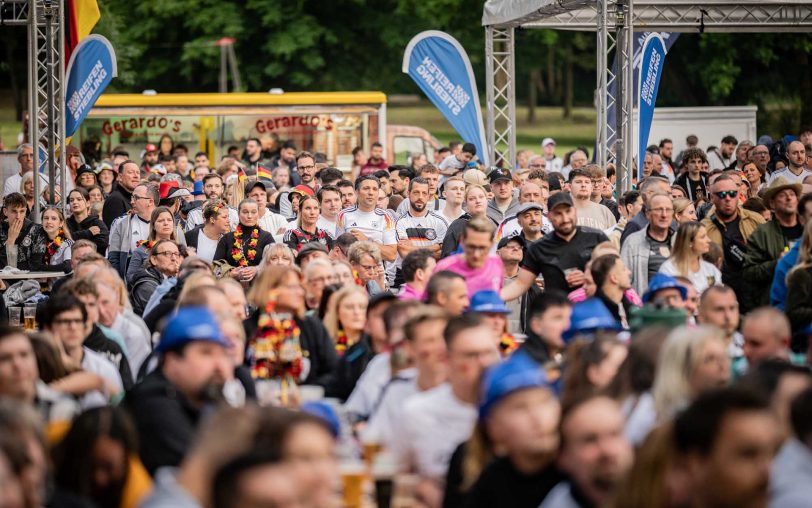 Spannung und Freude: Das Public Viewing im Reifen Stiebling EM Park 2024 während der Spiele des Deutschen Nationalmannschaft