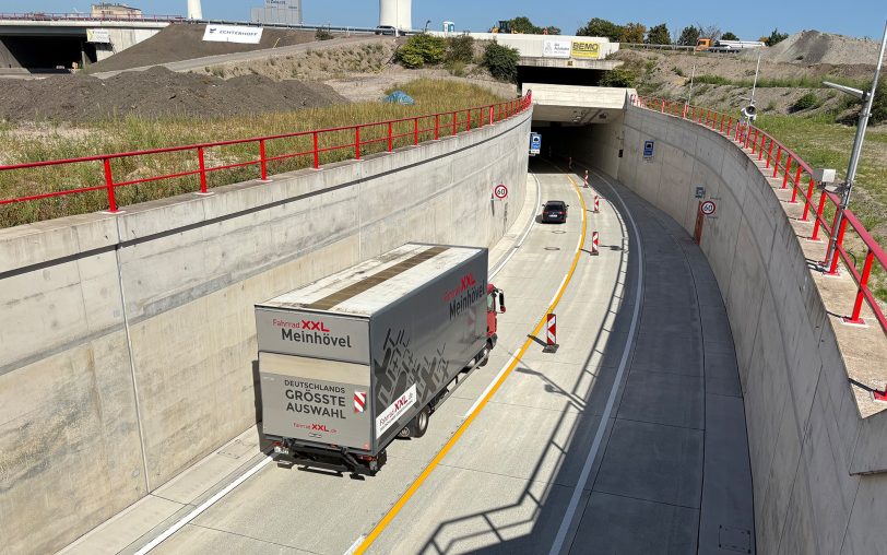 Der neue Tunnel Baukau im Autobahnkreuz Herne, um von der A43 auf die A42 Richtung Duisburg zu gelangen, wurde am Montag (18.8.2025) freigegeben.