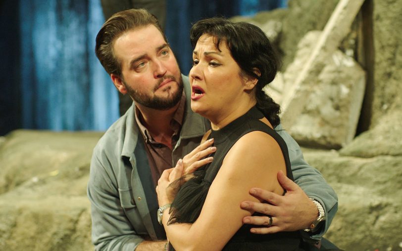 Die Sopranistin Anna Netrebko als Donna Leonora und der Tenor Brian Jagde als Don Alvaro in Verdis „Die Macht des Schicksals“.