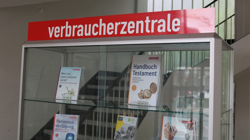 Die Verbraucherzentrale gibt Tipps für Spenden (Symbolbild).