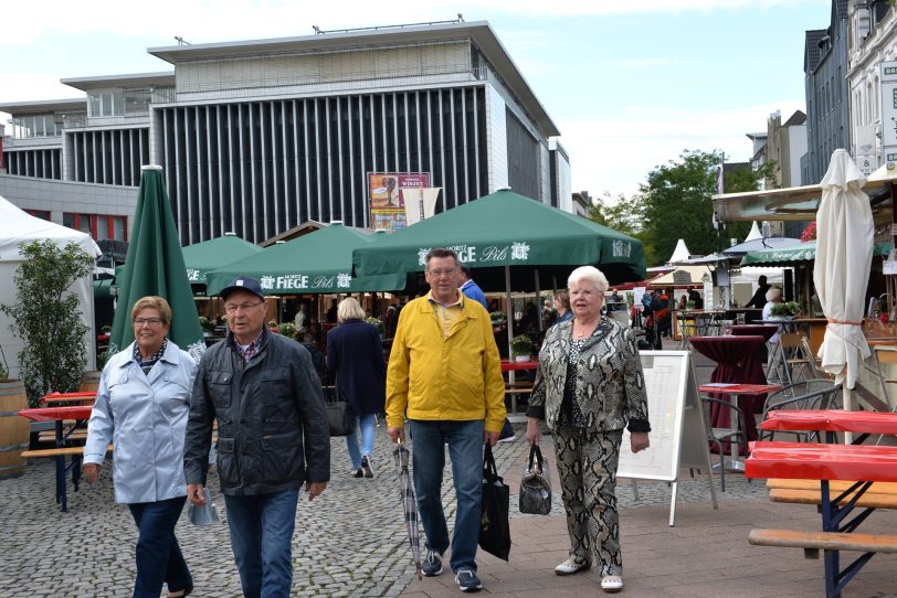 Winzermarkt und Autoherbst in der City.