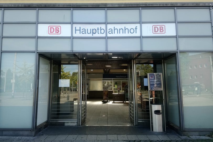 Eingang zum Hauptbahnhof Wanne.