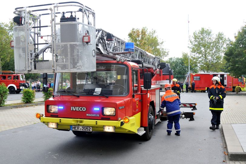 Circa 60 Jugendliche der Jugendfeuerwehr probten den Ernstfall.