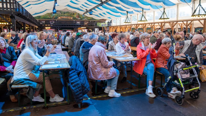 Der traditionelle Gottesdienst der evangelischen Kirchengemeinde Wanne-Eickel in der Bayern-Festhalle auf der Cranger Kirmes am Sonntag (3.8.2025).