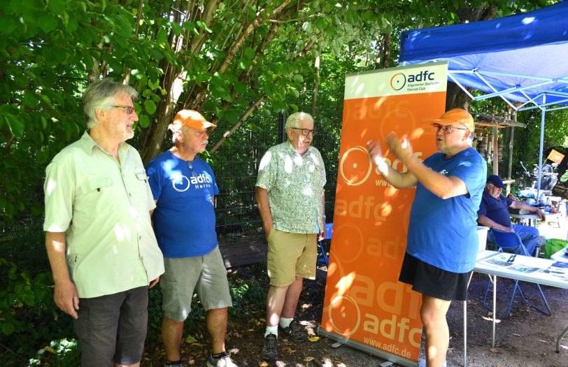 Bei der letzten Codierungsaktion am Haus der Natur (v.l.): Der Herner ADFC-Vorsitzende Christian Ehrecke, Klaus Korn, Franz Armbruster und Volker Bregulla.