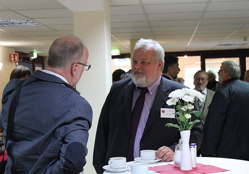 Dr. Bodo de Vries mit Gästen