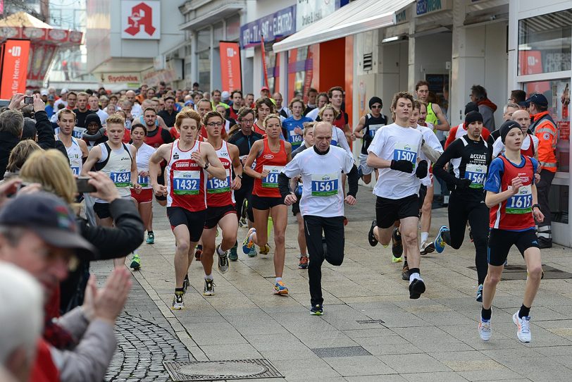 Start Hauptlauf und Staffel beim St. Martini Lauf 2013