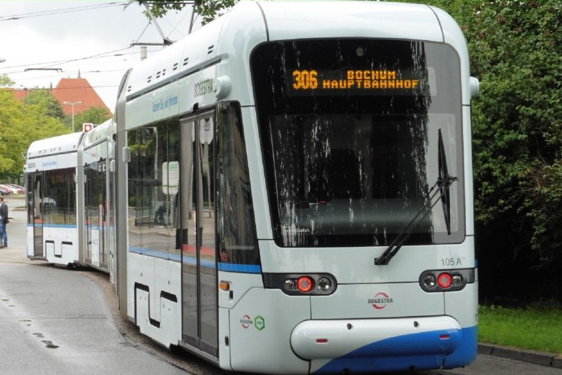 In den Bahnen und Bussen der Bogestra sind ab 1. April 2024 sogenannte E-Scooter verboten (Archivbild).