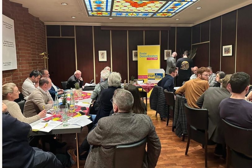 Mitgliederversammlung der Herner FDP im April 2024.
