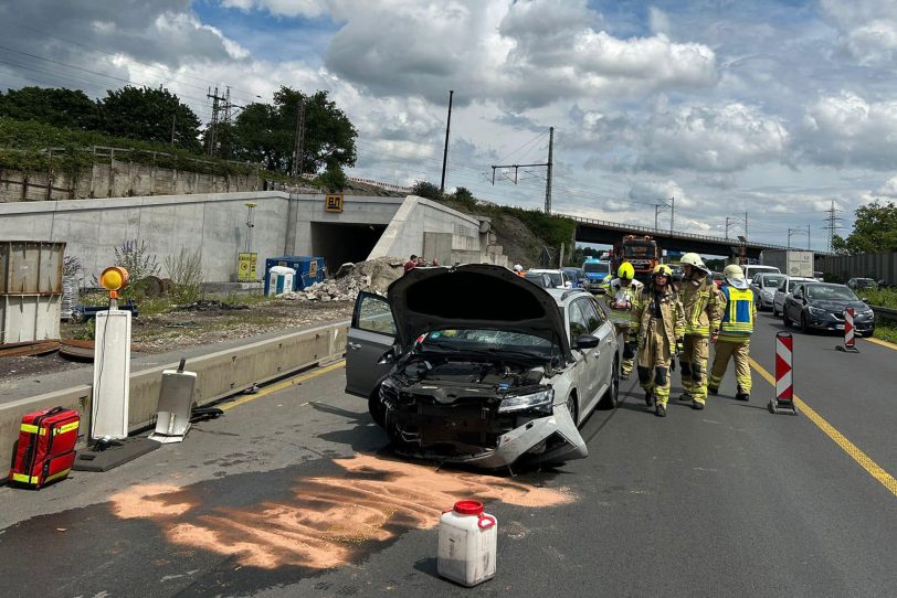 Herner Feuerwehr im Einsatz bei einem Verkehrsunfall auf der BAB 42 mit schwerverletzter Person. (10.7.2024)