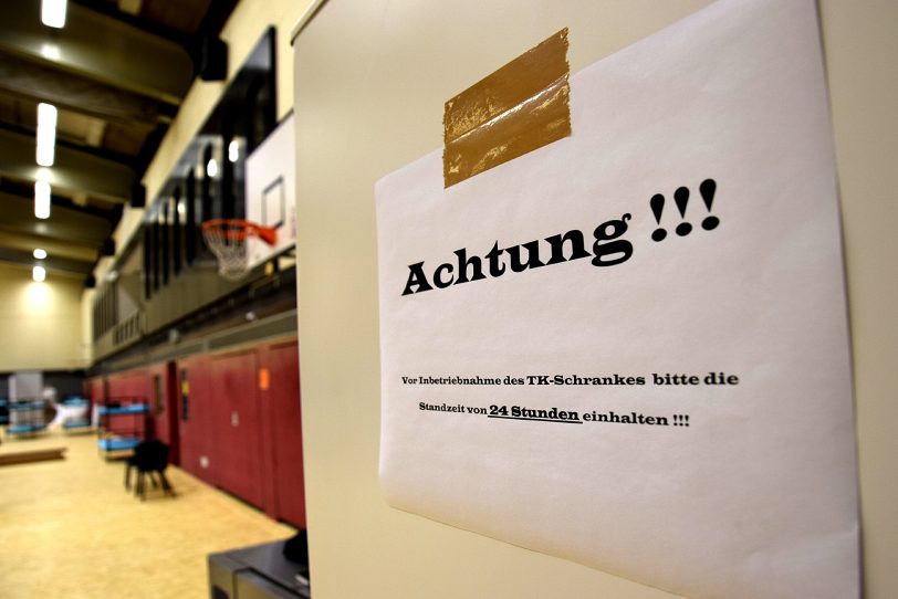 Umbau der Sporthalle Eickel für die Unterbringung von 98 Flüchtlingen.