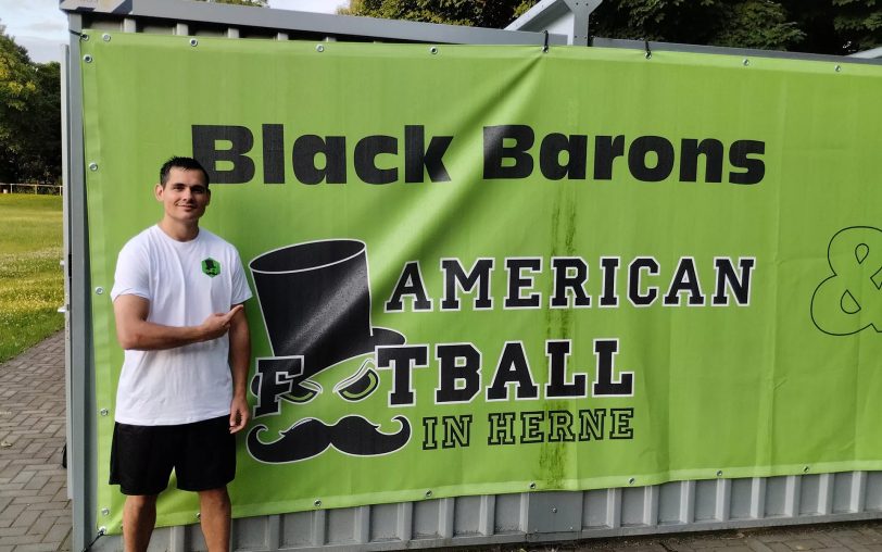 Kevin Mossell verstärkt das Flag Football-Team der Black Barons.