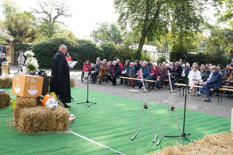 Ökumenische Andacht zum Erntedankfest im Tierpark + Fossilium Bochum.